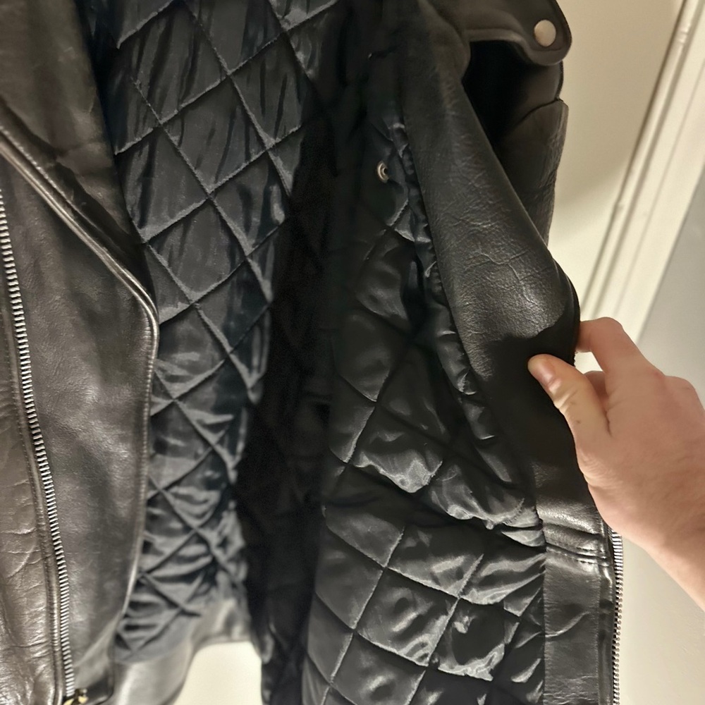 Men's natal leather, vintage Black Leather motorcycle Jacket
Heavy 1950s made 🇺🇸 - Picture 11 of 16